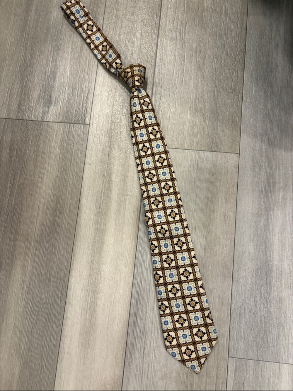 Suitsupply Cream Geo-Pattern Silk Tie with Light Blue and Brown Accents